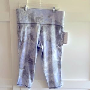 Athleta Salutation Stash Pocket II Capri